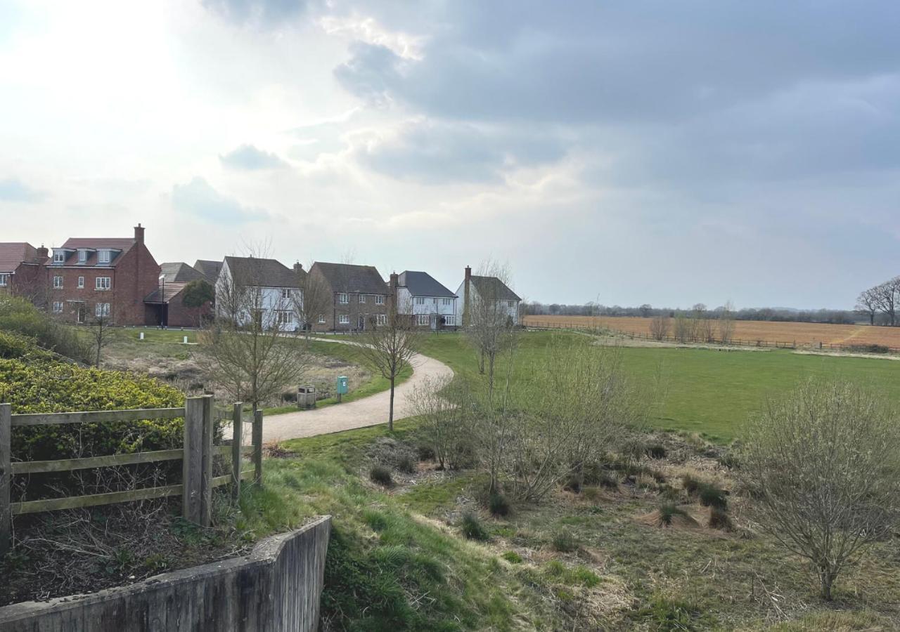 Ashford Holiday Home Sleeps 6 Free Parking Wifi Willesborough Exterior foto